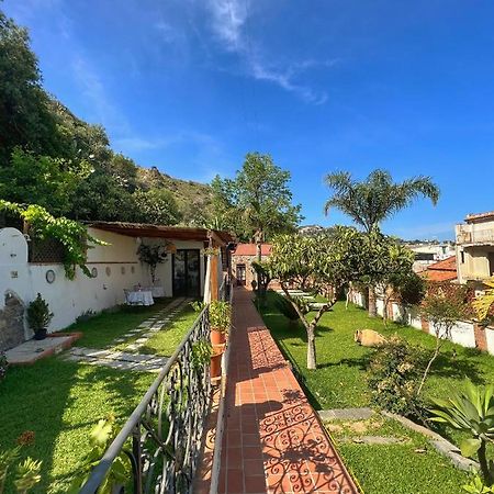 B&B Villa Vittoria Giardini Naxos Dış mekan fotoğraf