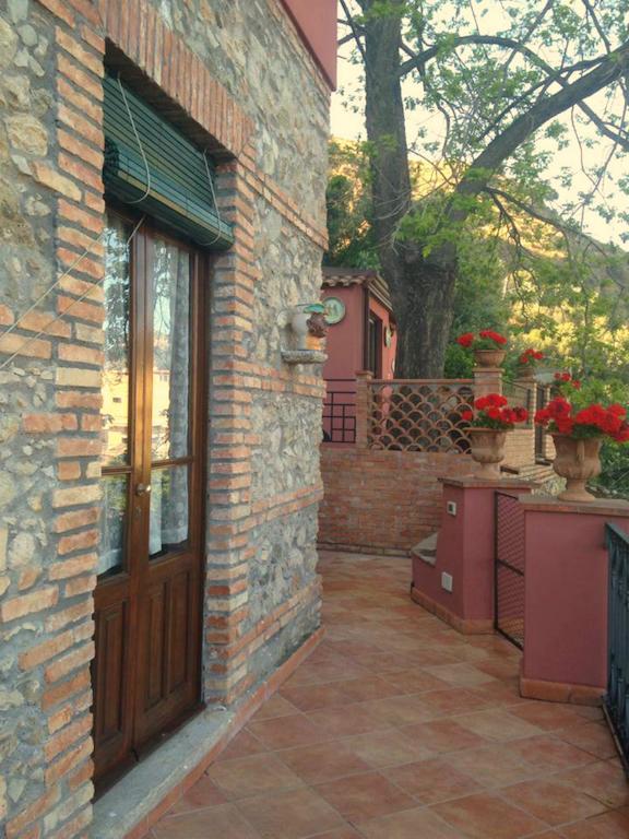 B&B Villa Vittoria Giardini Naxos Dış mekan fotoğraf