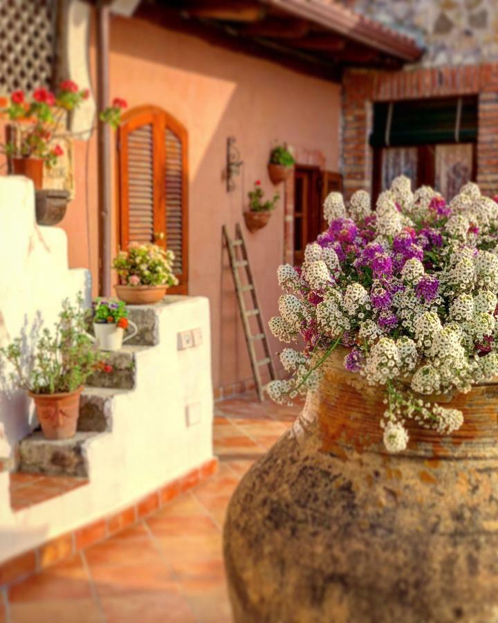 B&B Villa Vittoria Giardini Naxos Dış mekan fotoğraf